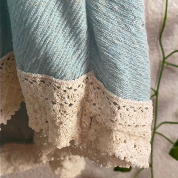 Blue tee with lace - Picture 3 of 5